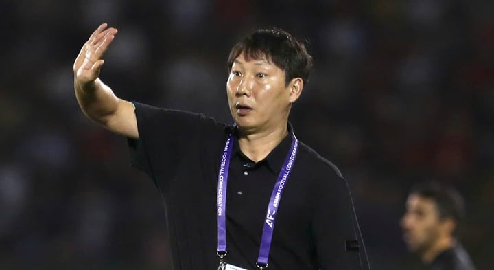 Huấn luyện viên Kim Sang-sik