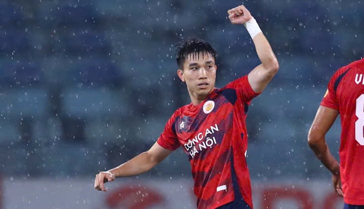 Lê Văn Đô cạnh tranh danh hiệu vua phá lưới Cúp Đông Nam Á.