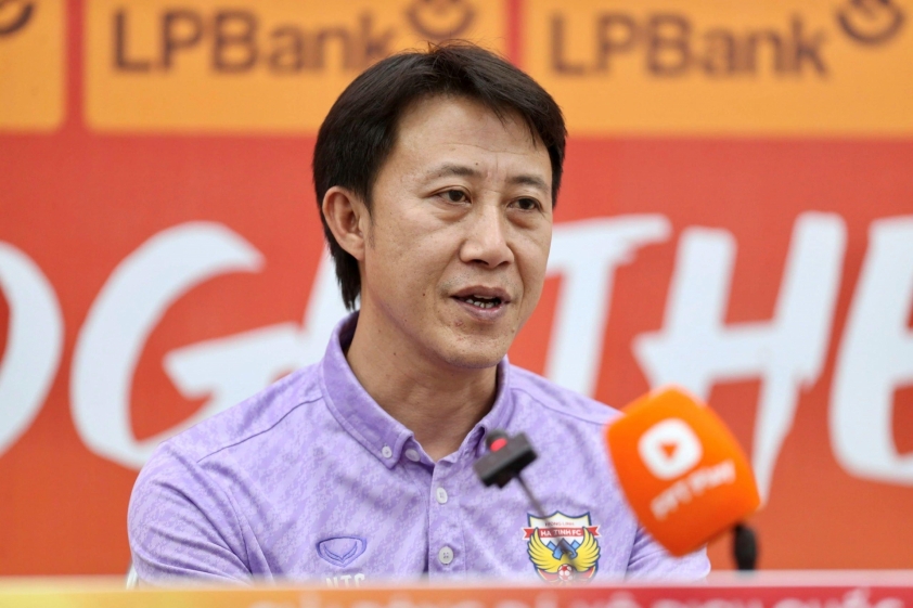 Đội bóng V-League chia tay HLV theo cách tiếc nuối 656087