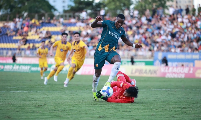 HAGL chia tay tiền đạo Brazil